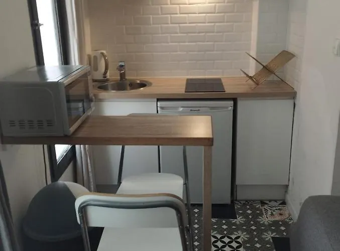 Studio Paris 11 Calme Quartier Central, Anime, Proche Metro