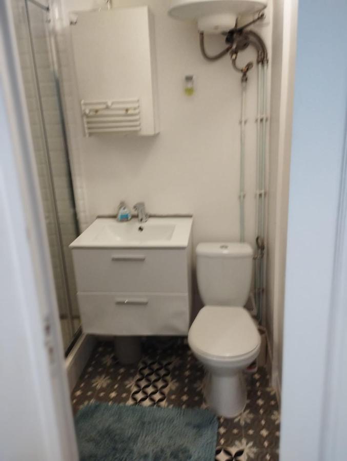 Studio 11 Calme Quartier Central, Anime, Proche Metro Appartement Parijs