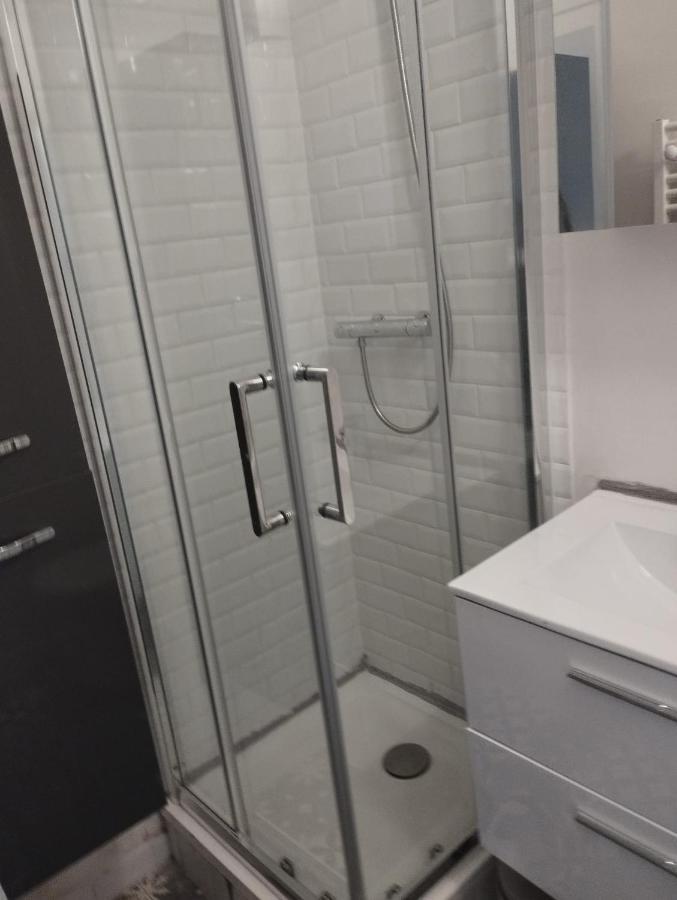 Studio 11 Calme Quartier Central, Anime, Proche Metro Appartement